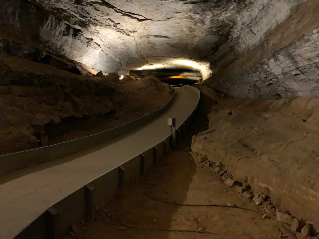 mammoth cave winter tours