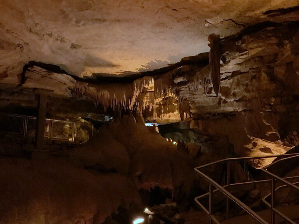 mammoth cave handicap tours