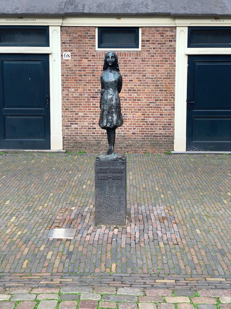 A statue of Anne Frank