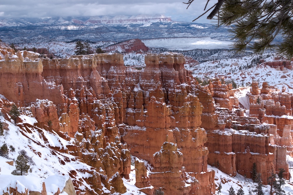 View from the rim between Sunset and Sunrise Points at Bryce Canyon National Park