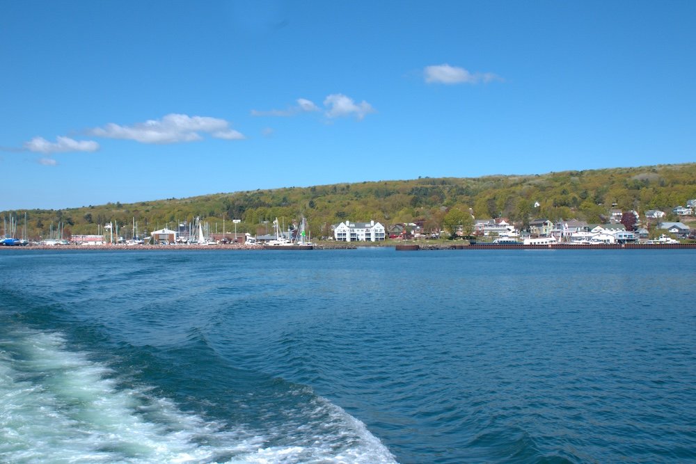 Sailing away from Bayfield on an Apostle Islands Cruise