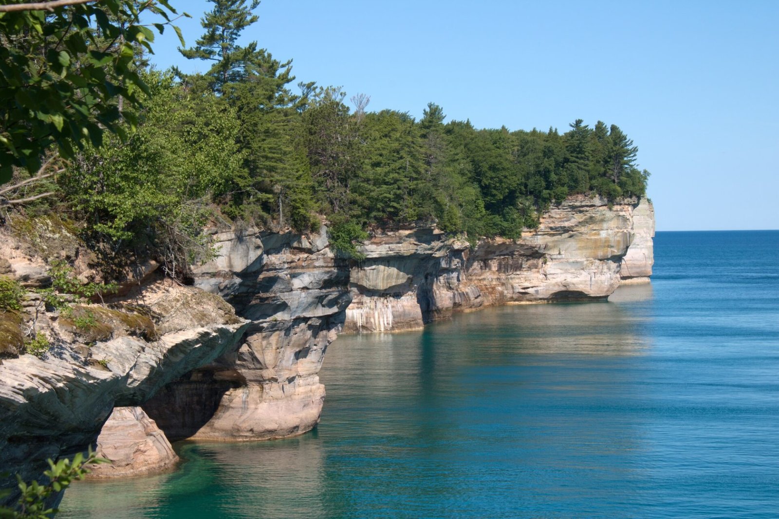 How to Hike the Chapel Mosquito Loop at Pictured Rocks