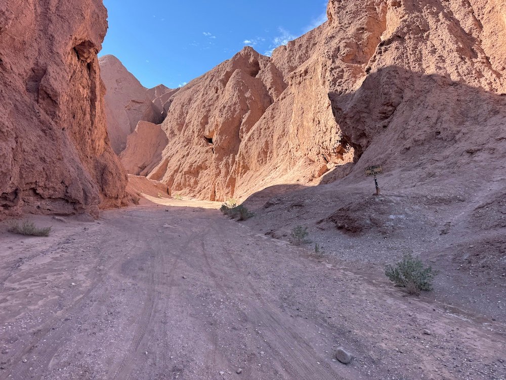 Trail leading through the canyon at Devil's Throat