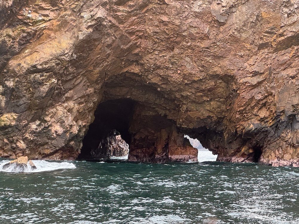 Rock formations and birds on the Las Ballestas Islands