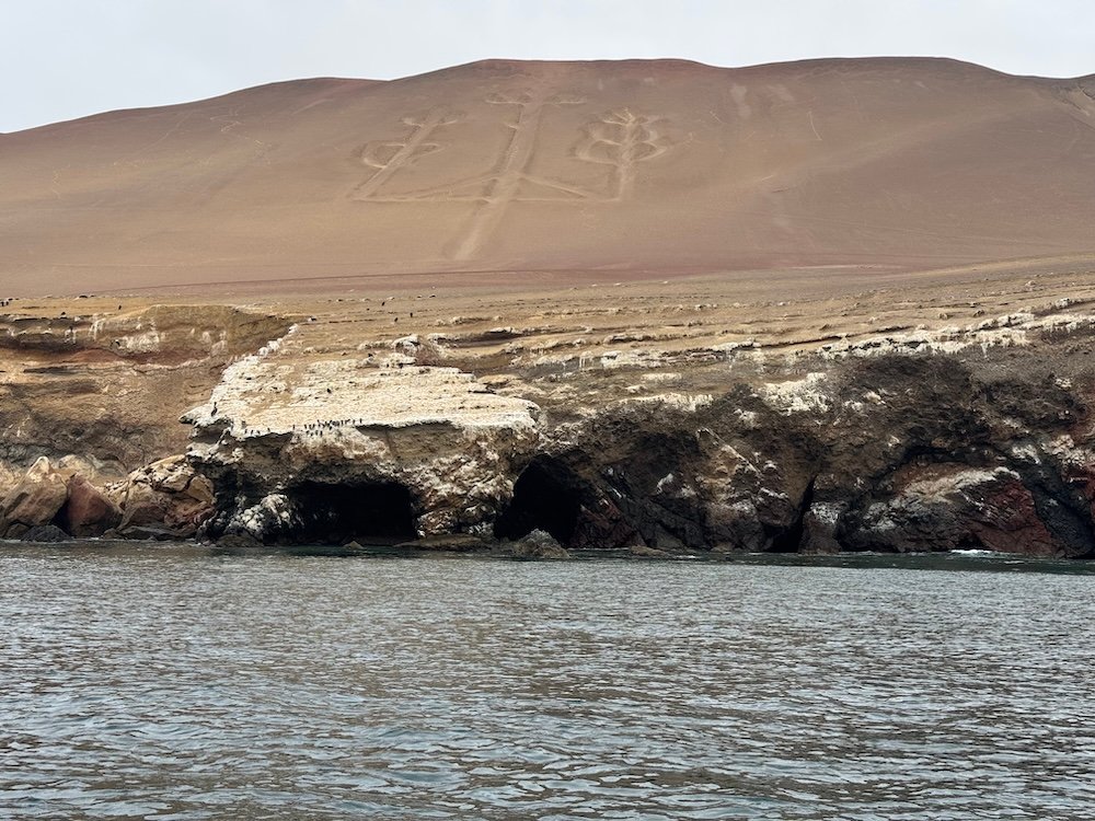 Rock formations and birds on the Las Ballestas Islands