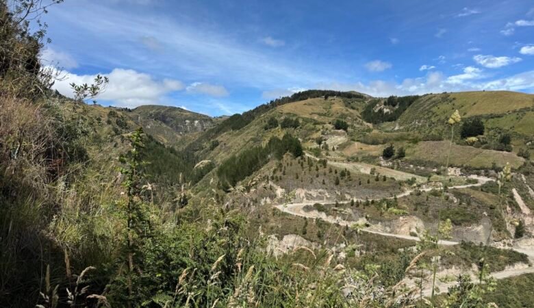Switchbacks on the Chugchilan to Quilotoa Trail
