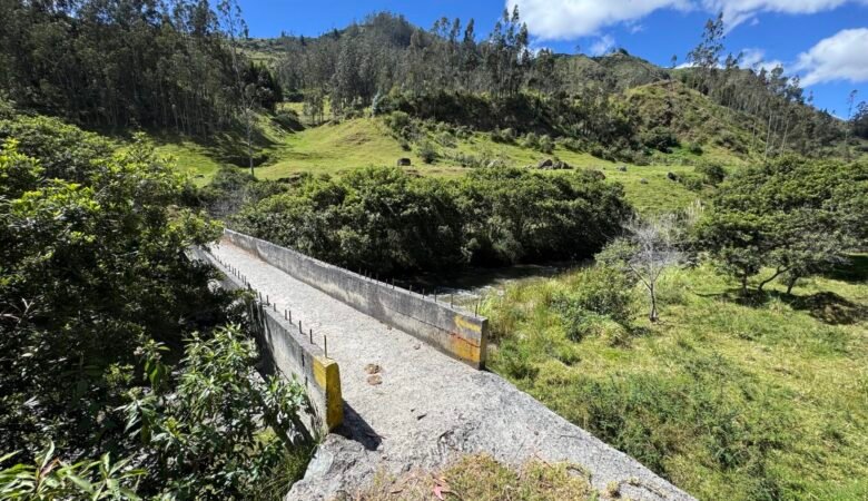 Bridge on the trail from Sigchos to Isinlivi