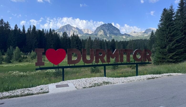 Sign reading "I heart Durmitor" at Durmitor National Park